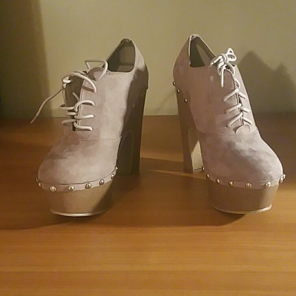 Charles Albert style heels